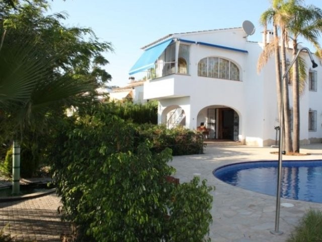 6 Bedrooms - Villa - Alicante - For Sale