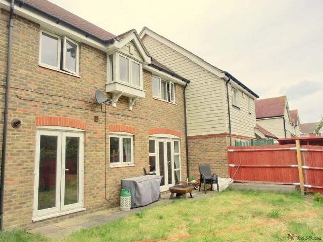 3 bedroom house in Minster On Sea..