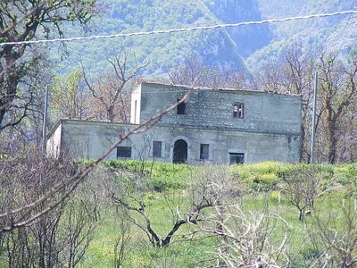 Fabulous ruin with 11 hectares of land