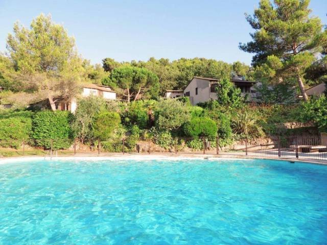 Semi detached house near VALBONNE