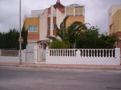 3 Bedrooms - Villa - Alicante - For Sale