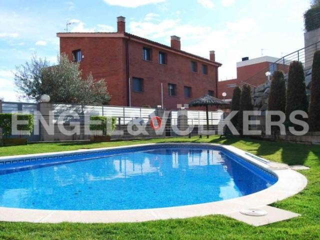 In perfect condition & furnished -.. - 2