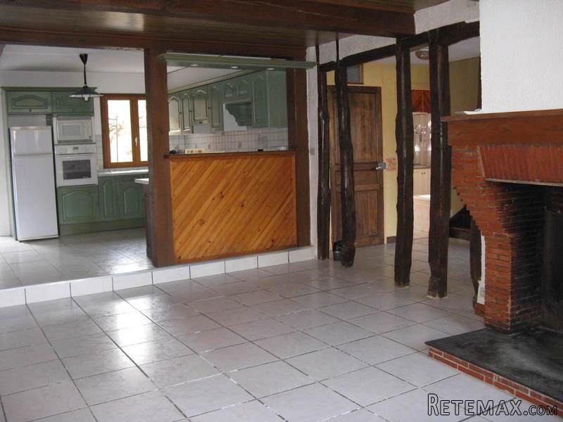 4 Bedroom Villa For Sale With Garden.. - 2