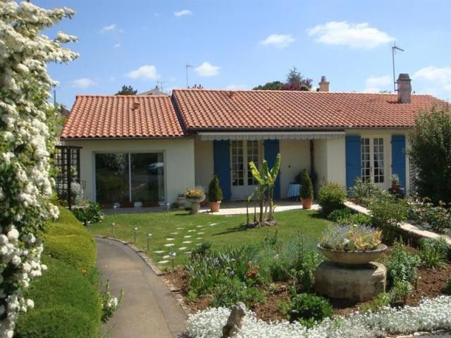 3 bedroom House For Sale: 79000 NIORT