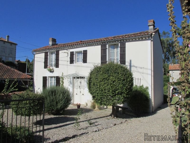 Pretty Detached 3 Bed Property With..