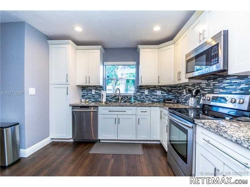 3 bedroom Flat For Sale: 8690 Bridle..