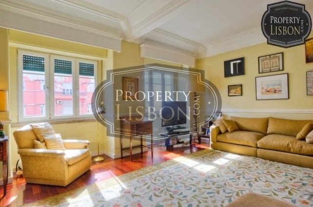 T5 Lisbon Apartment for Sale, Rato