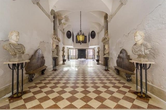 6 bedroom House For Sale: Veneto.. - 2