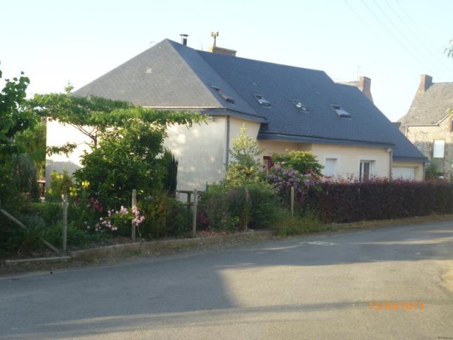 Vente Maison 8 Pieces De 168 M2 53300.. - 2