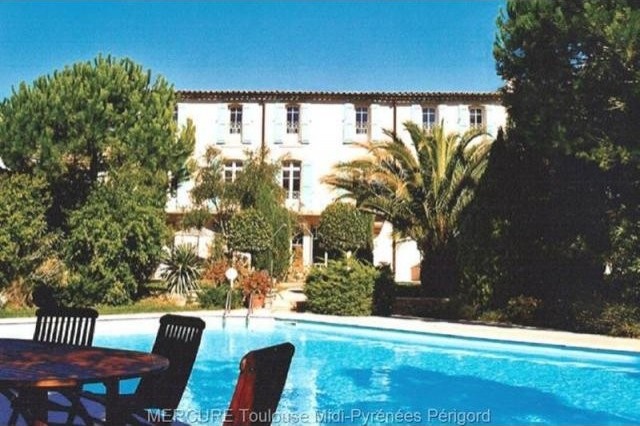 12 bedroom House For Sale: 11000 AUDE