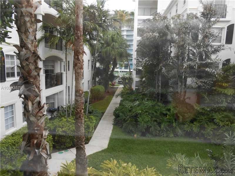 1 bedroom Flat For Sale: 3255 NE 184th.. - 2