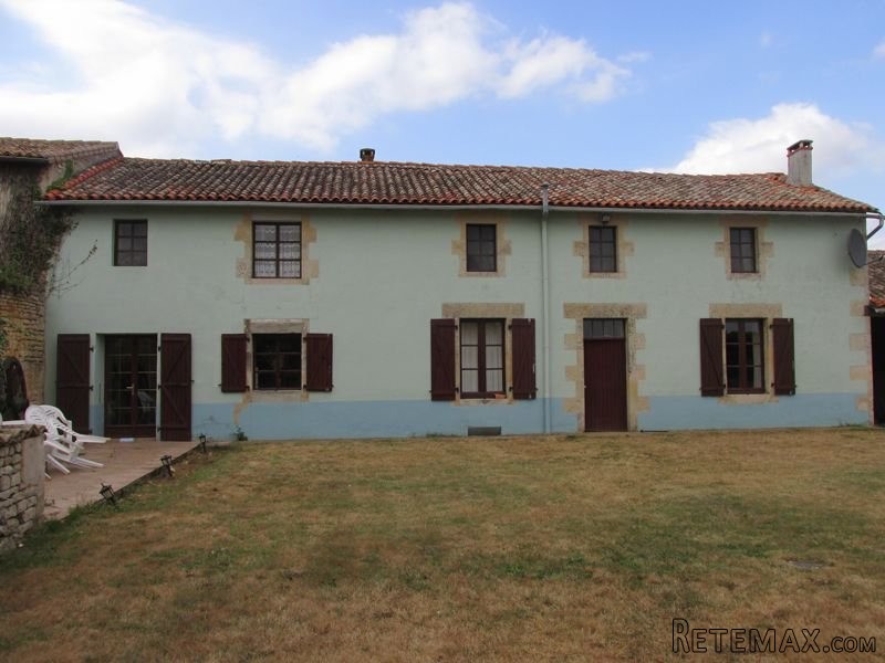Large 5 Bed Stone House With Large..