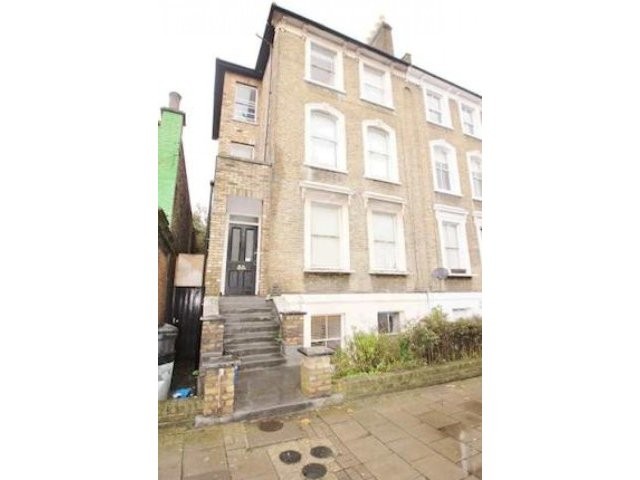 2 Bed Flat/Apartment To Let in London - 2