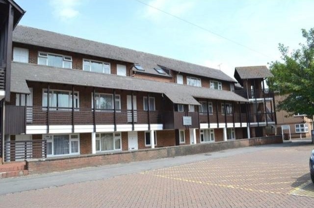 Apartment - Tenure: Leasehold The..