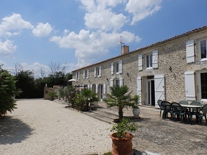 Large character country property - 2