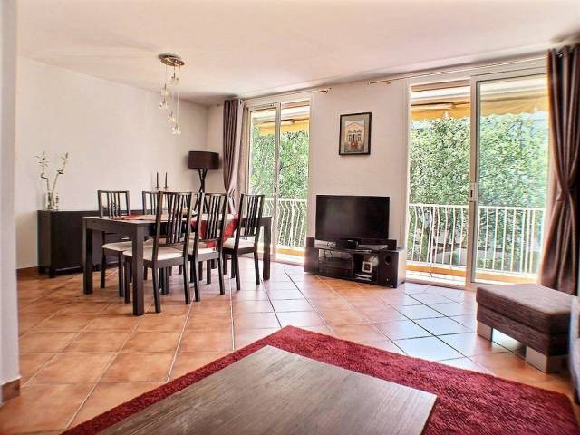 Sea view 2 bedroom apartment Antibes