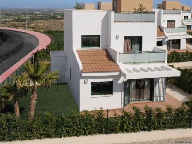 3 bedroom Villa For Sale: Detached..