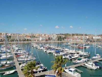 Lagos Marina Top Floor Apartment For..