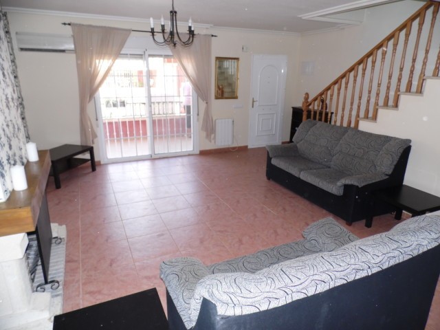 Large Townhouse near Town Centre - 2