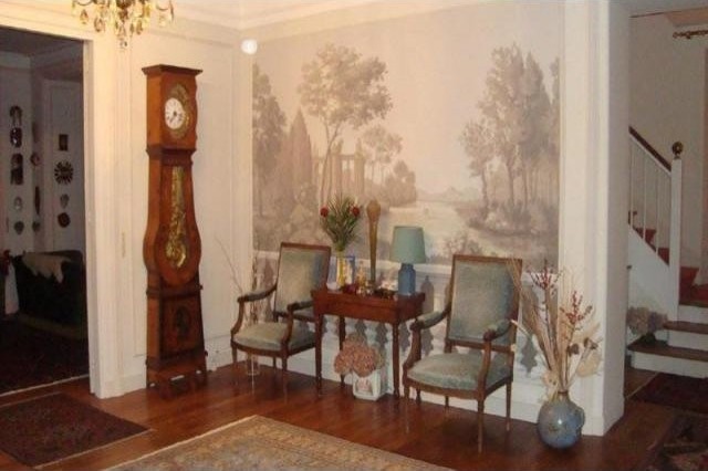 Character For Sale: 77760 FONTAINEBLEAU - 2