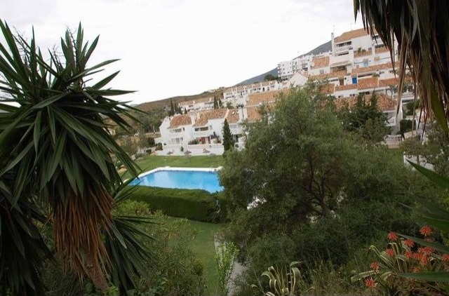 Apartment - South facing apartment in..