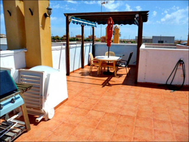 Townhouse - Great Location - Close to..