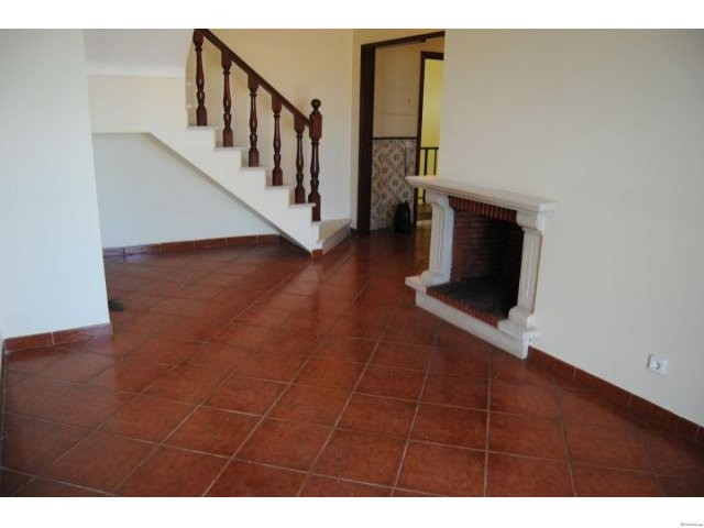 1413 - 2 bedroom apartment with garage - 2