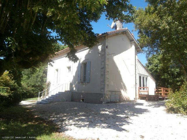 3 Bedroom Renovated Country House With..
