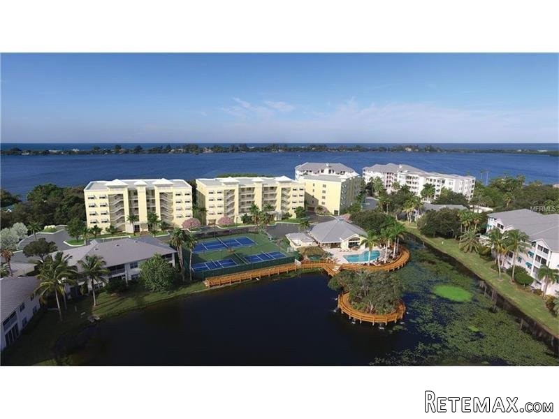 3 bedroom Town House For Sale: 250..