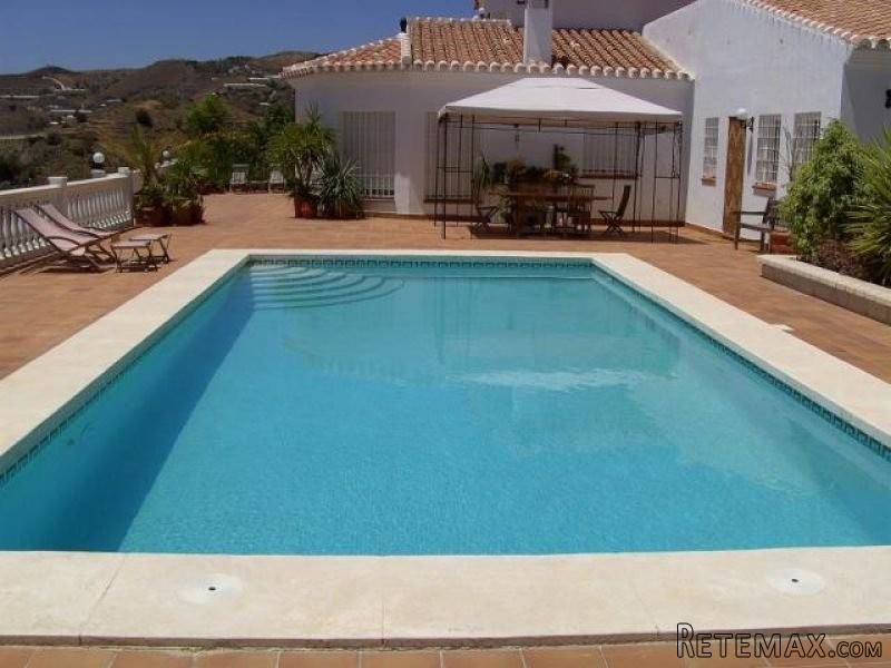 5 bedroom, 3 bathroom Villa, (build 300.. - 2