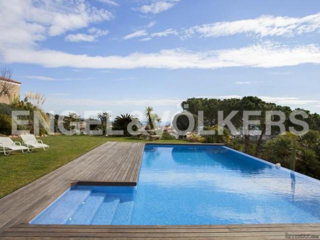 Villa with fantastic views. Barcelona.. - 2