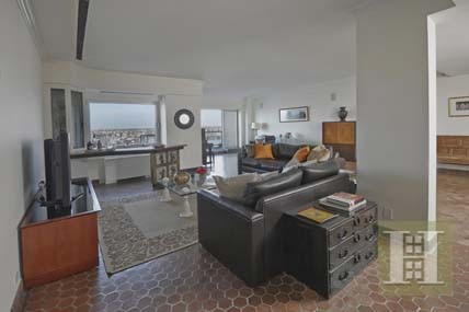 5 bedroom Apartment For Sale: 180 EAST..