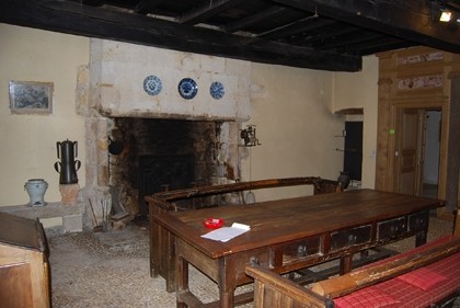Beautiful logis full of original.. - 2