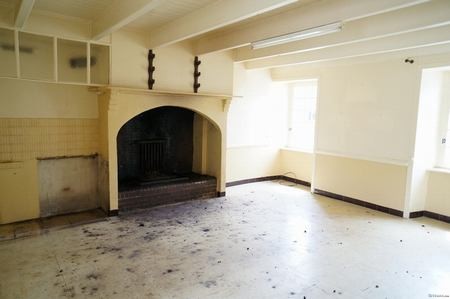 Vast Property with Outbuildings - 2