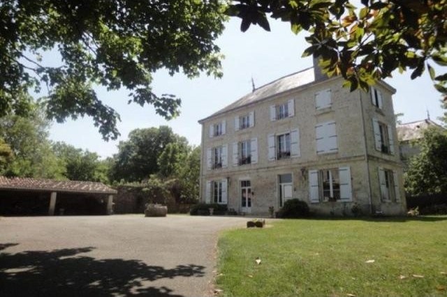9 bedroom Character For Sale: 79000 AUX..