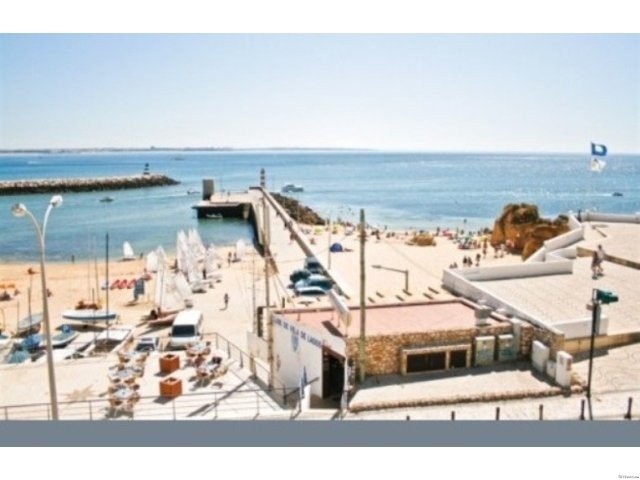 TWO BEDROOM APARTMENT IN FRONT LINE FOR..