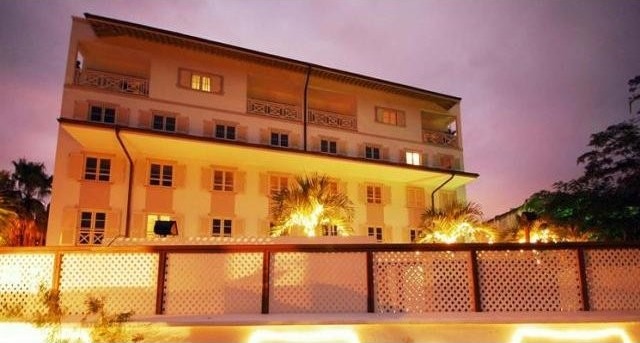 5 bedroom Property For Sale: Waterside.. - 2