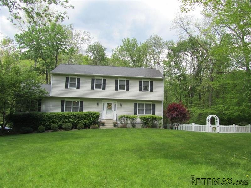 4 bedroom House For Sale: 35 White..