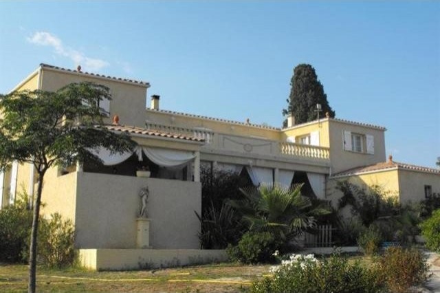 8 bedroom Villa For Sale: 34500 BEZIERS - 2