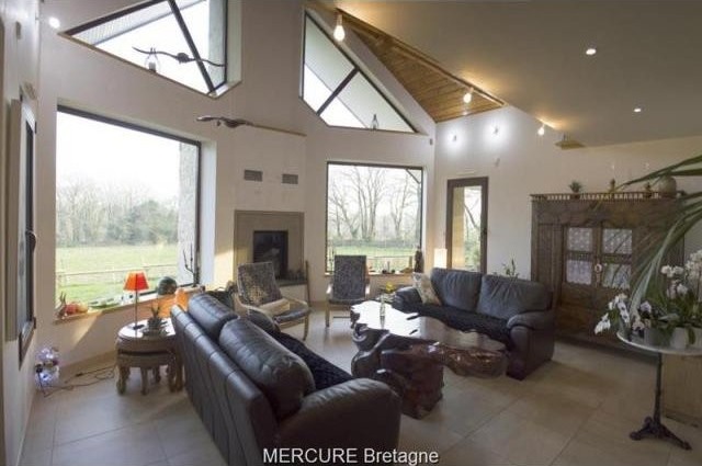 4 bedroom House For Sale: 56330.. - 2