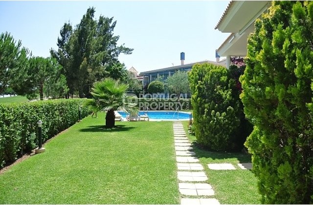 Apartment on a nice small complex with..