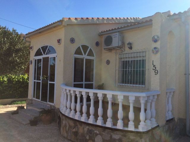 A 2 bed 1 Bath detached Lola - 2