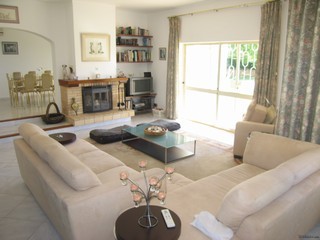 Exceptional 3 bed family home with Pool.. - 2