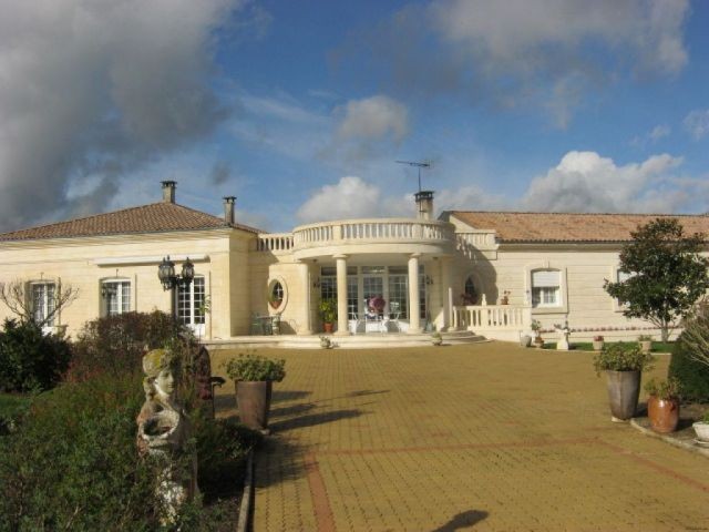 Very spacious atypical 4 bedroom house..