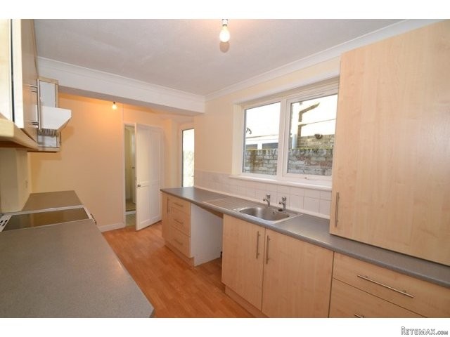 3 bedroom house in SHEERNESS - 2