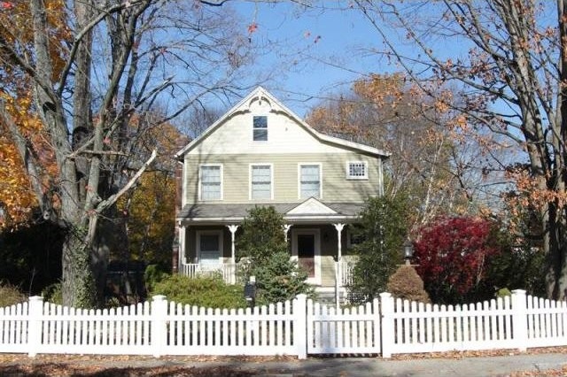 3 bedroom Residence For Sale: Cos Cob..