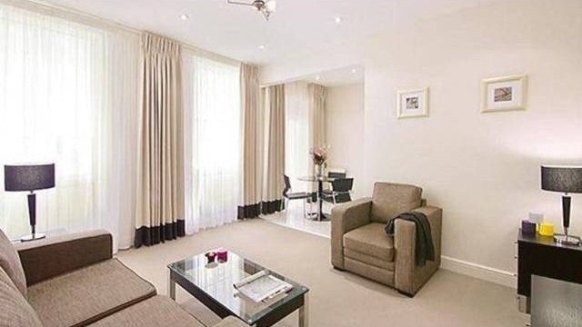 Cedar House, Nottingham Place.. - 2