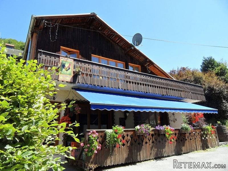 Restaurant Le Petit Coq With 2 Bedroom..