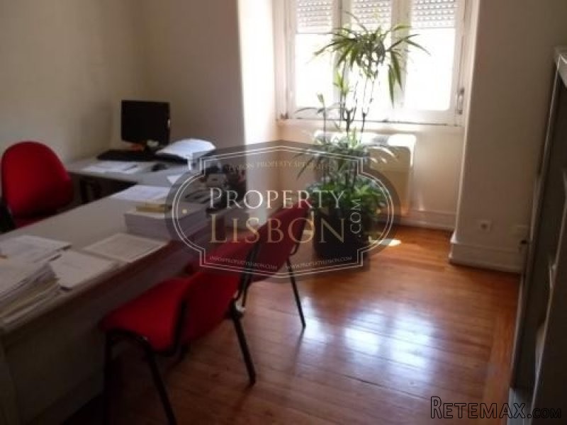 T5 Lisbon Apartment for Sale, Sao Joao.. - 2