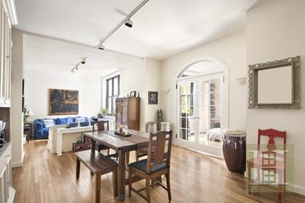 3 bedroom Apartment For Sale: 250 WEST..